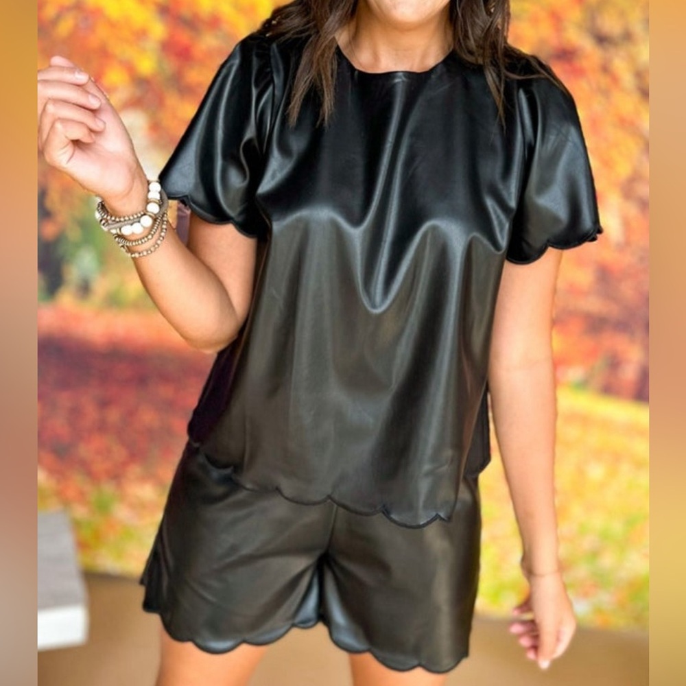BLACK SCALLOPED FAUX LEATHER SET 
Size L 10/12 - NWT